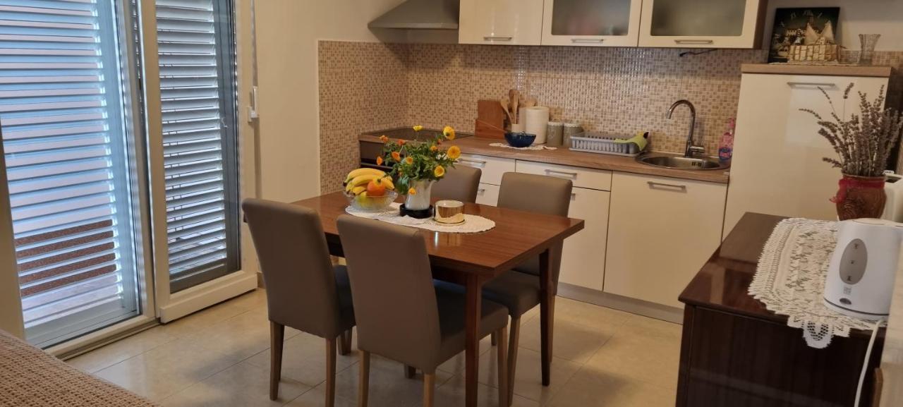 Apartamento Apartman Maja Split Exterior foto